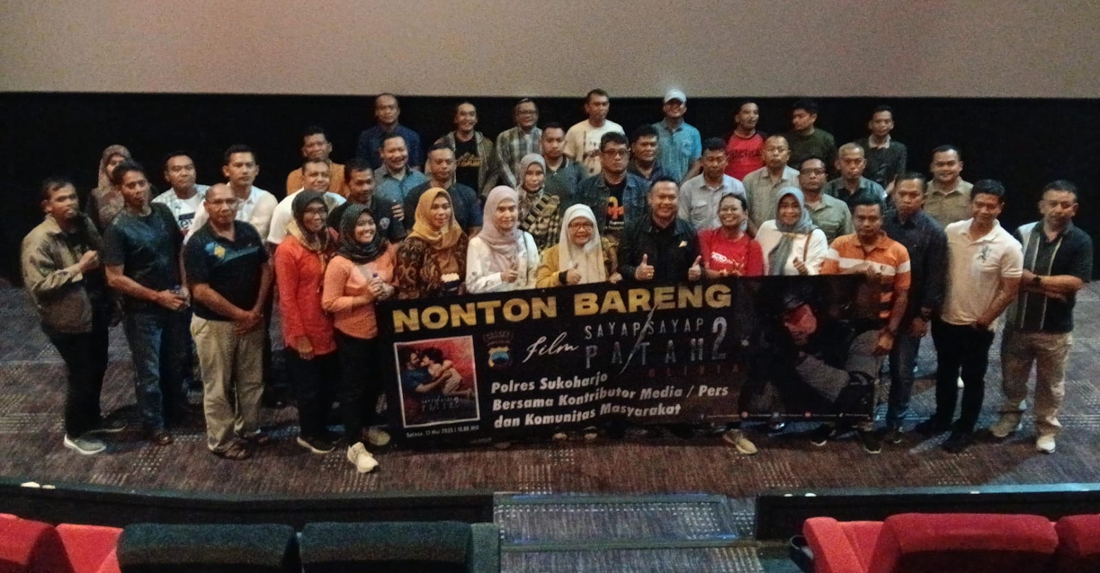 Nobar Film Sayap - Sayap Patah 2 Polres Sukoharjo Bersama Kontributor Media dan Komunitas Masyarakat